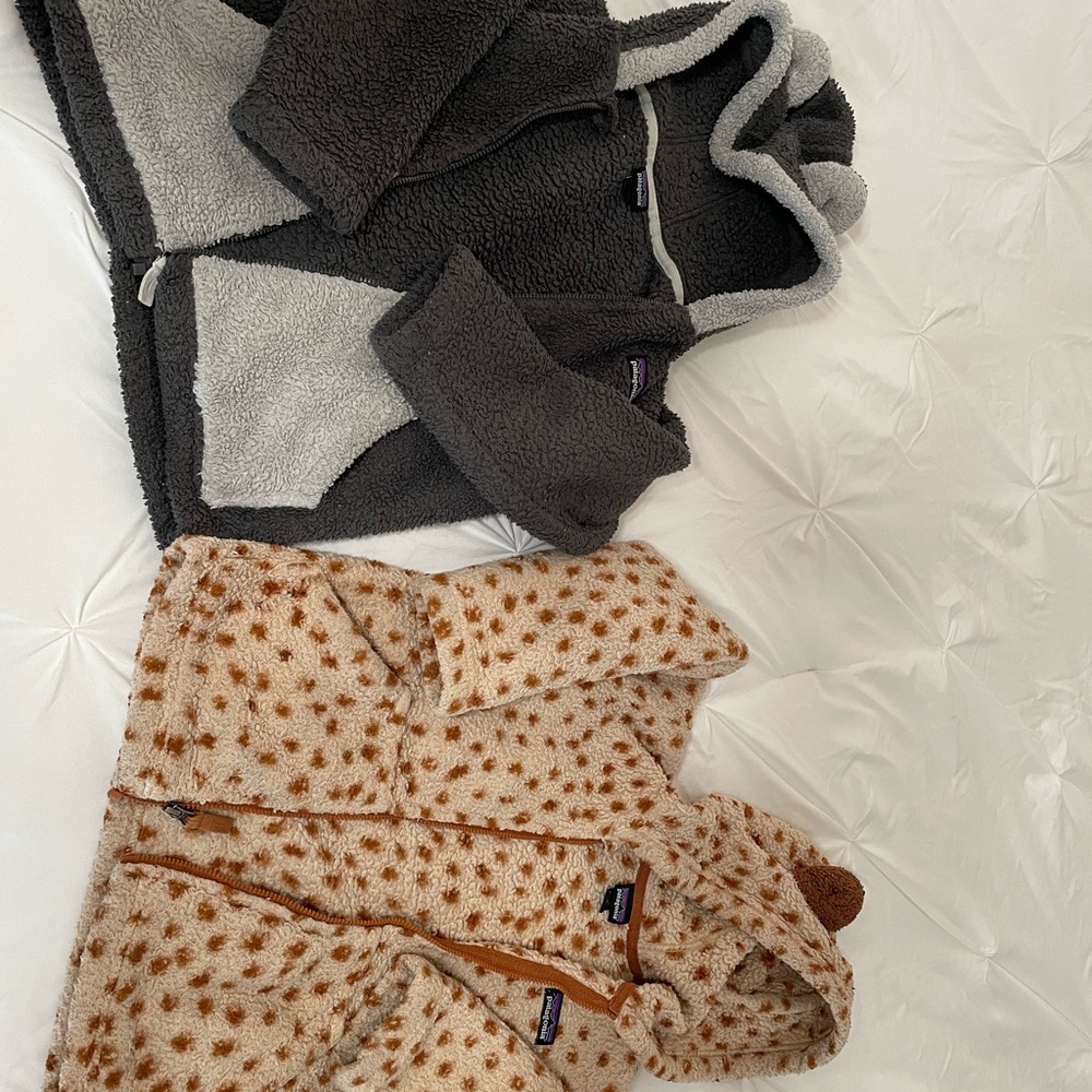 Patagonia Hooded Fleece Jackets in Charcoal and Spotted Beige